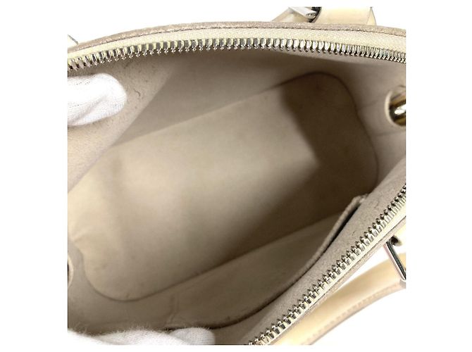 Borsa Alma BB in Epi Louis Vuitton Bianco Bianco sporco - vista 14