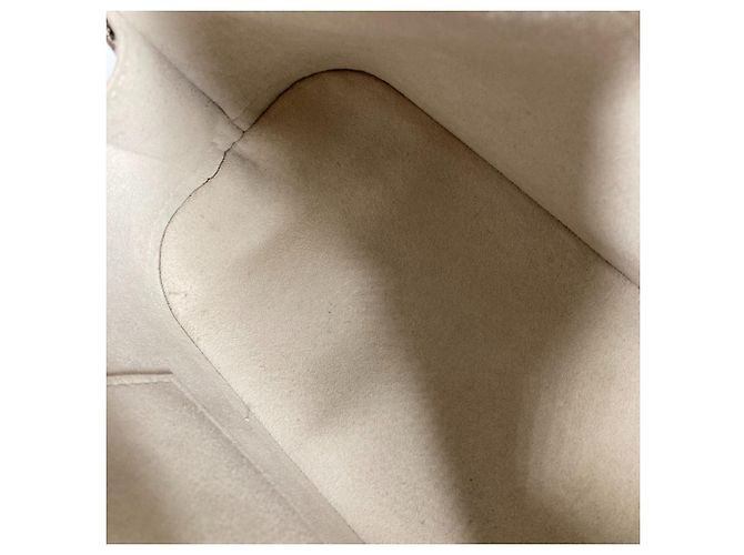 Borsa Alma BB in Epi Louis Vuitton Bianco Bianco sporco - vista 16