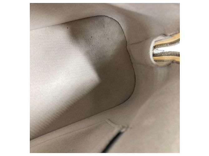Borsa Alma BB in Epi Louis Vuitton Bianco Bianco sporco - vista 17