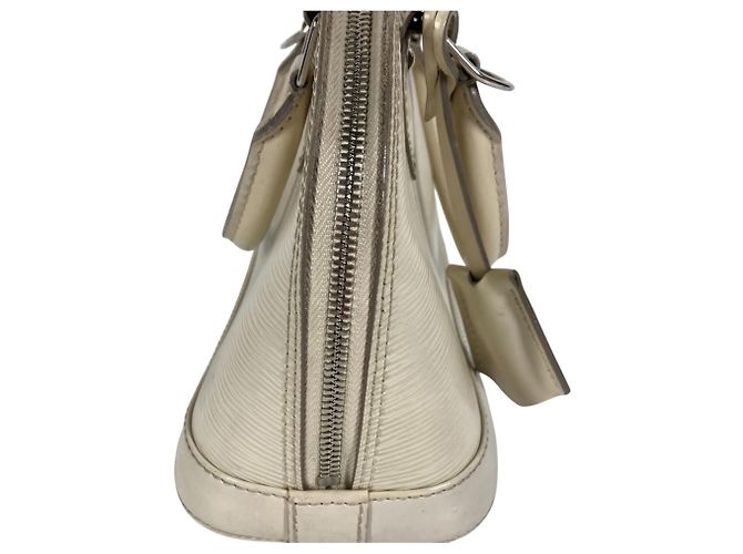 Borsa Alma BB in Epi Louis Vuitton Bianco Bianco sporco - vista 6