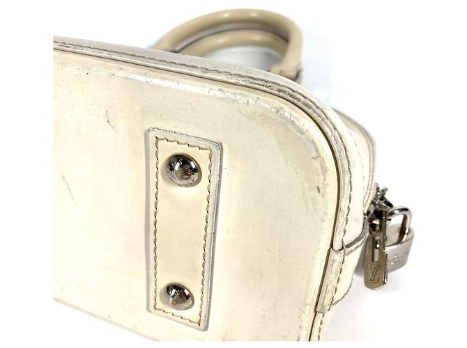 Borsa Alma BB in Epi Louis Vuitton Bianco Bianco sporco - vista 9