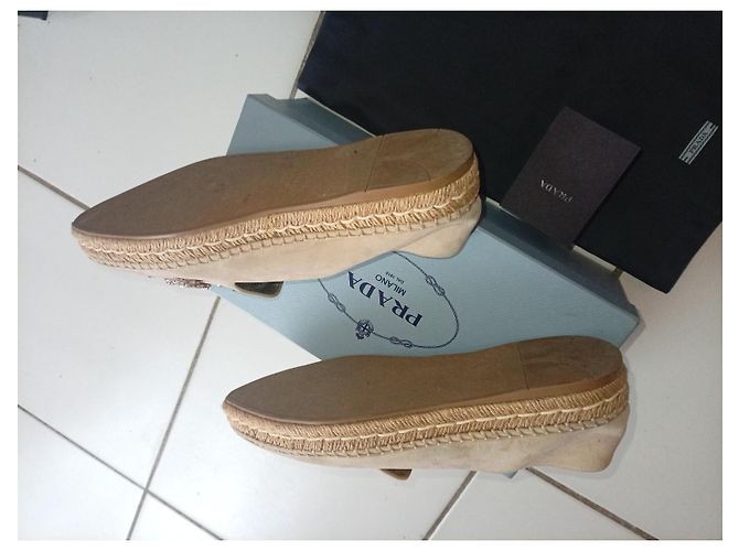 Prada Ballerine in Camoscio e Pelle Beige - vista 5