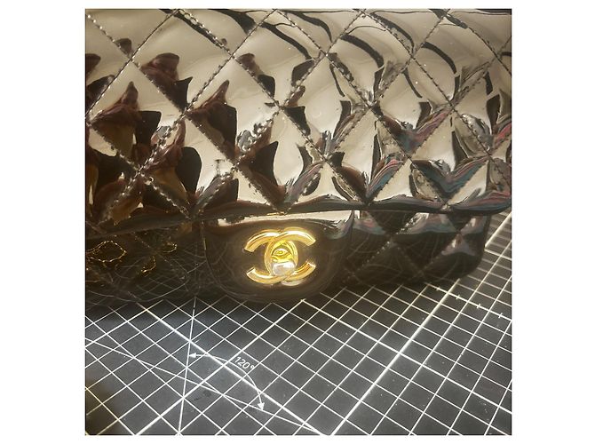 Chanel Timeless Mini in pelle vernice nera Nero - vista 4