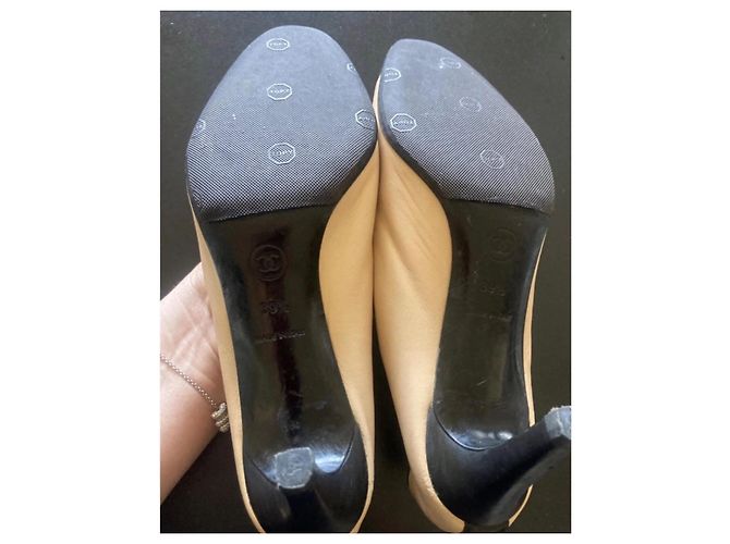 Chanel Bicolor Pumps aus Lammleder Beige - Ansicht 5