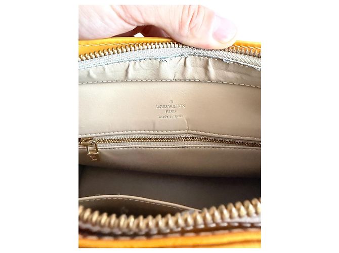 Louis Vuitton – Houston Monogram Vernis Giallo - vista 12