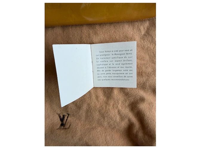 Louis Vuitton – Houston Monogram Vernis Giallo - vista 18