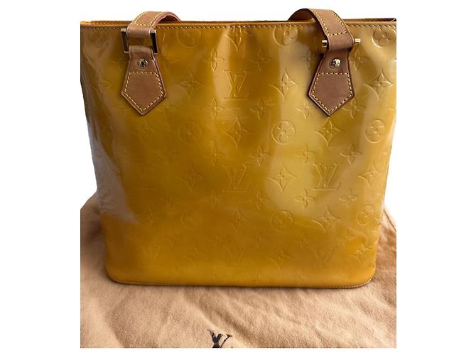 Louis Vuitton – Houston Monogram Vernis Giallo - vista 2