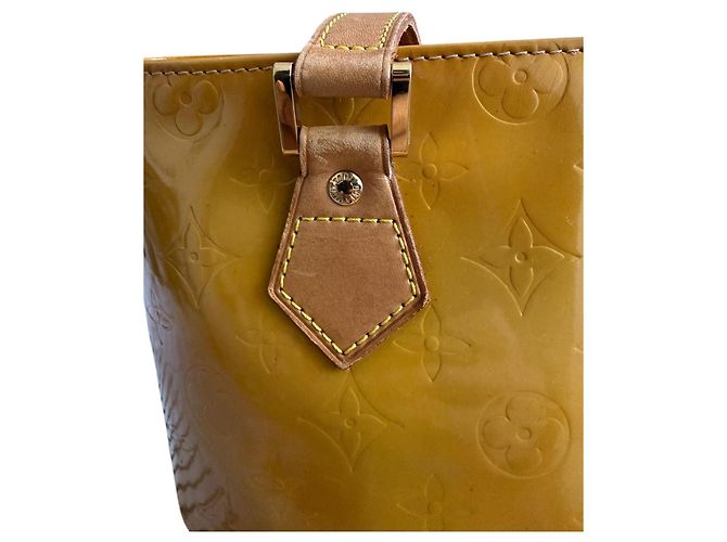 Louis Vuitton – Houston Monogram Vernis Giallo - vista 3