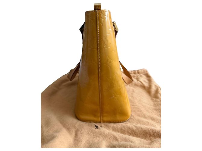 Louis Vuitton – Houston Monogram Vernis Giallo - vista 8