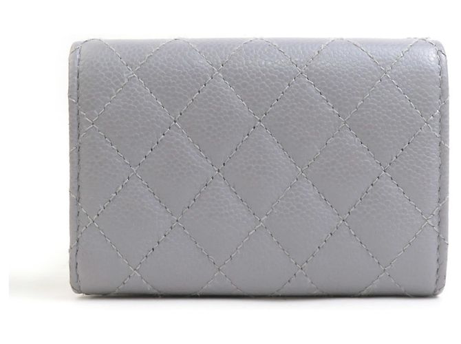 Chanel Boy Tri-Fold Geldbörse in Hellgrau - Ansicht 2