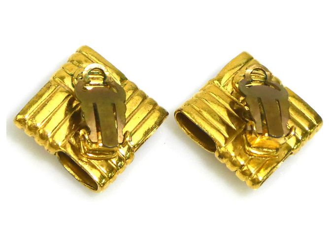 Orecchini in metallo dorato Chanel Coco Mark D'oro - vista 4