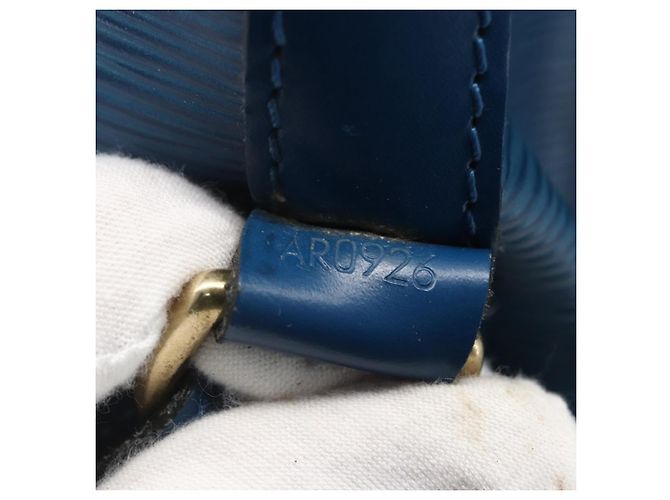 Louis Vuitton Noe Epi Leather Large Blu - vista 6