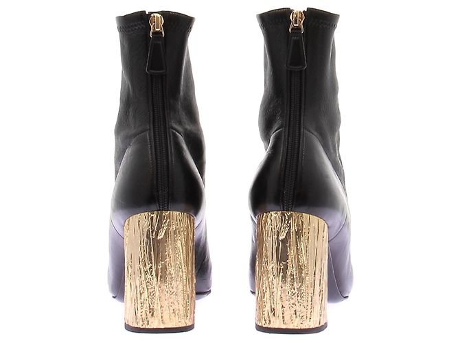 Chanel Stivaletti in camoscio nero con tacchi dorati - vista 5