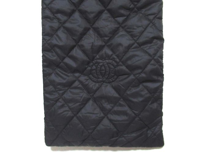 Sciarpa imbottita matelassé Coco Mark di Chanel Nero - vista 3