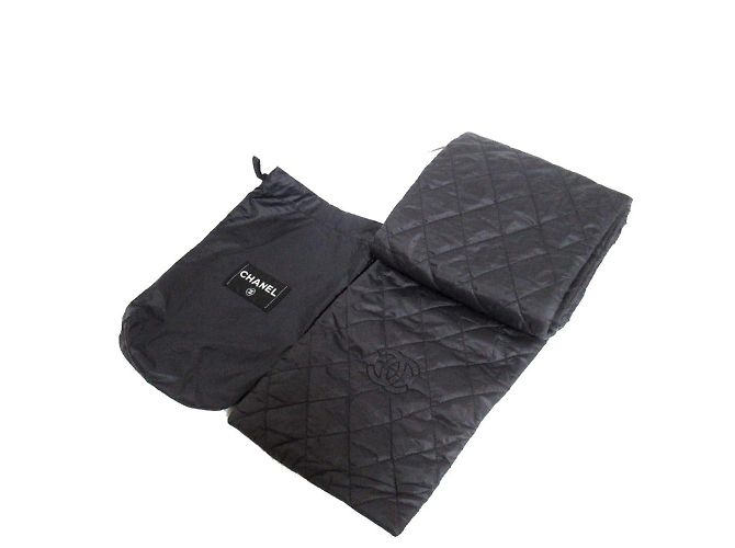 Sciarpa imbottita matelassé Coco Mark di Chanel Nero - vista 4