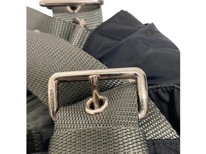Borsa tote in nylon nero Prada Sport - vista 17