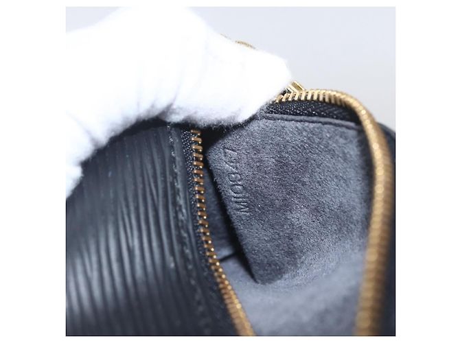 Pochette Soufflot in pelle Epi Louis Vuitton Nero - vista 6