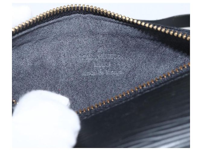 Pochette Soufflot in pelle Epi Louis Vuitton Nero - vista 7