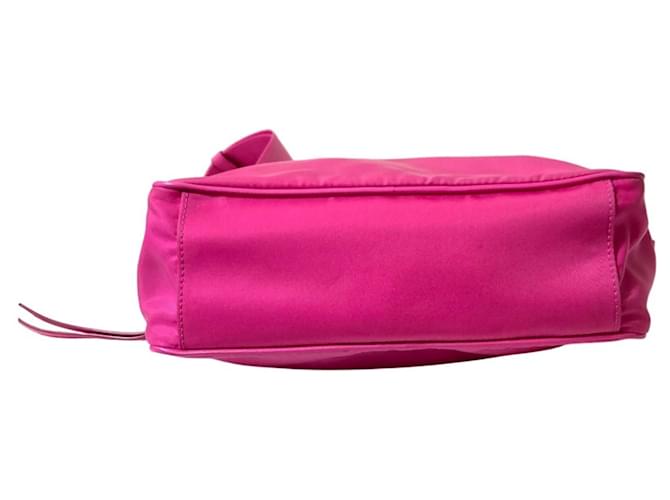 Borsa a spalla in nylon rosa Prada - vista 4