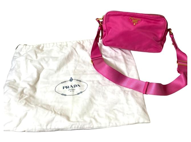 Borsa a spalla in nylon rosa Prada - vista 9
