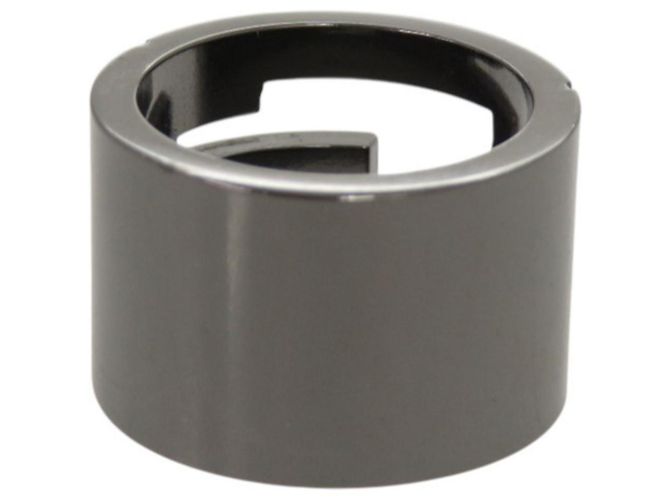 Anello in banda gunmetal con logo G intagliato di Gucci - vista 2