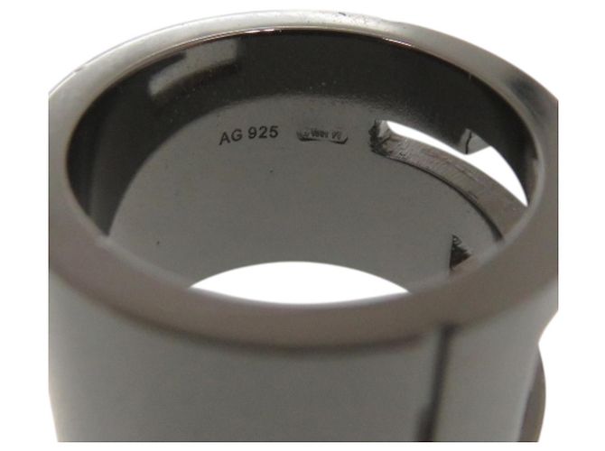 Anello in banda gunmetal con logo G intagliato di Gucci - vista 6