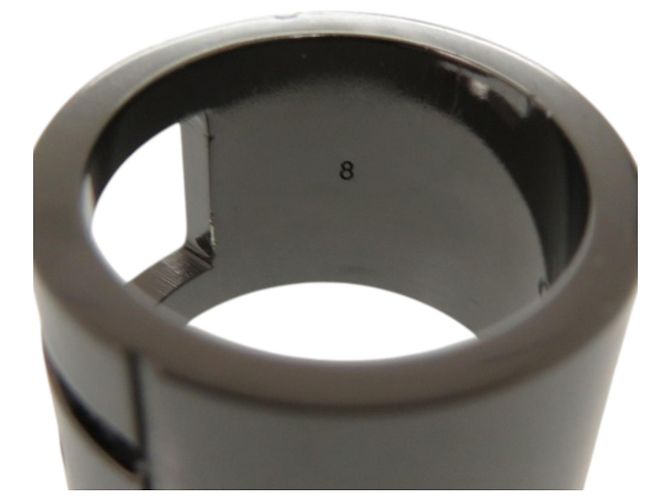 Anello in banda gunmetal con logo G intagliato di Gucci - vista 7
