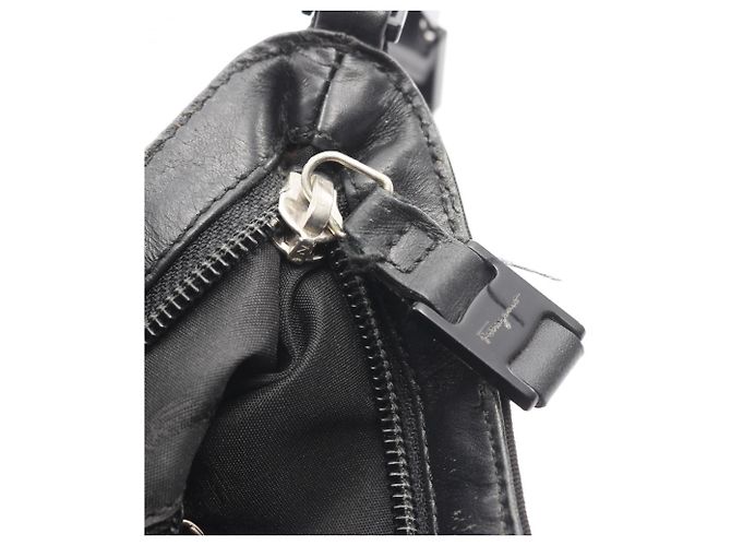 Borsa a Spalla Vara di Salvatore Ferragamo Nero - vista 9