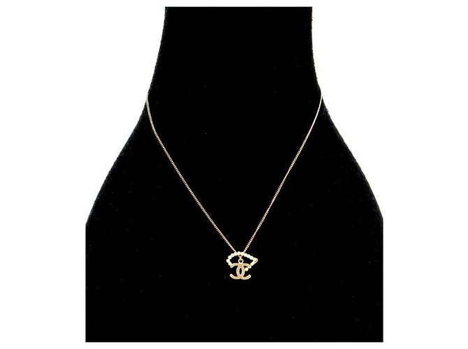 Chanel Colar de Ouro CC com Pérolas Dourado - vista 5