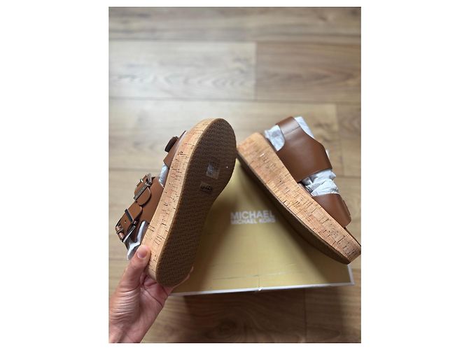 Sandalias de cuña de cuero marrón Michael Kors - vista 4