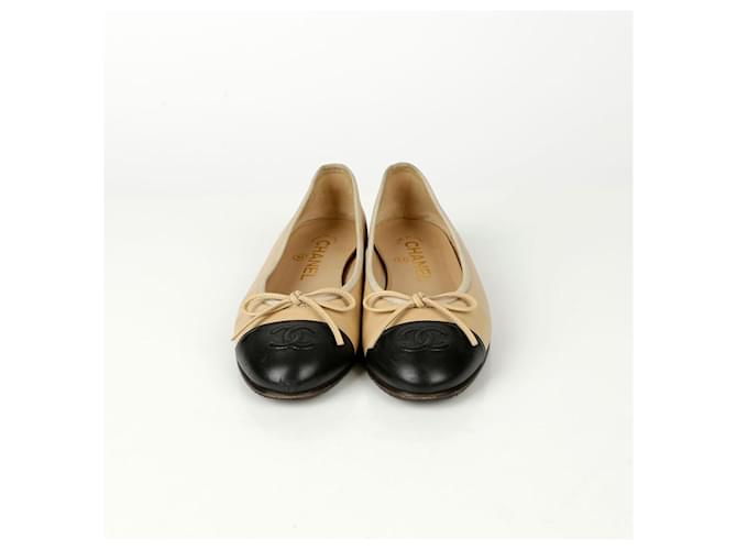 Chanel Scarpe basse bicolore Nero - vista 3