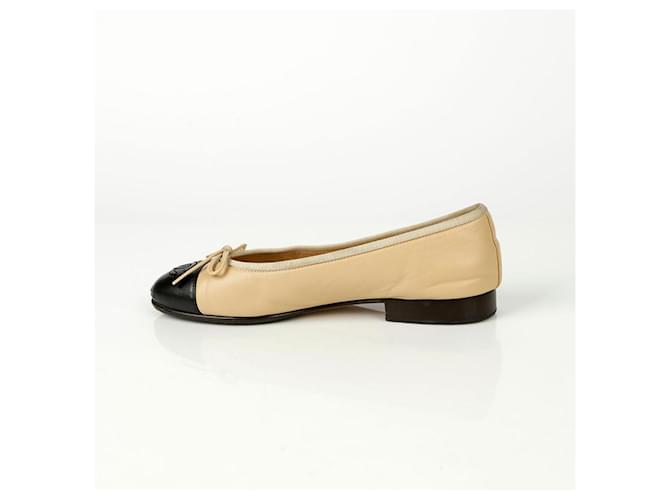 Chanel Scarpe basse bicolore Nero - vista 8