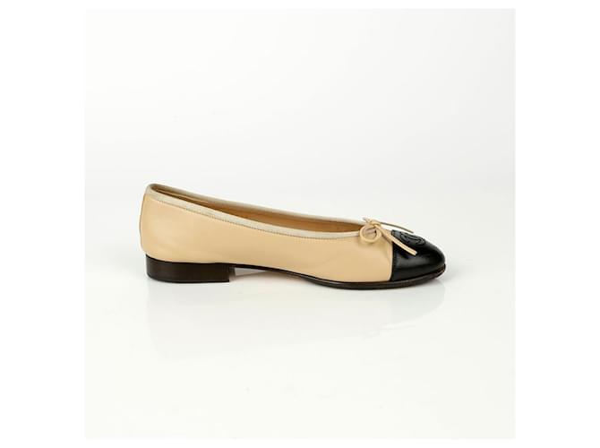 Chanel Scarpe basse bicolore Nero - vista 9