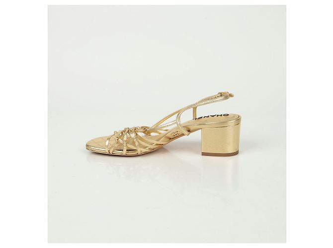 Chanel Sandali con cinturino logo CC Taglia D'oro - vista 7
