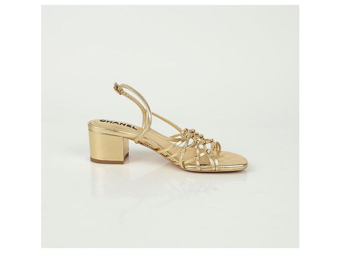 Chanel Sandali con cinturino logo CC Taglia D'oro - vista 8