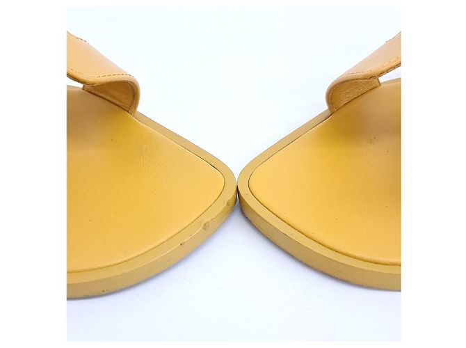 Sandali Hermès Oran in pelle giallo - vista 2