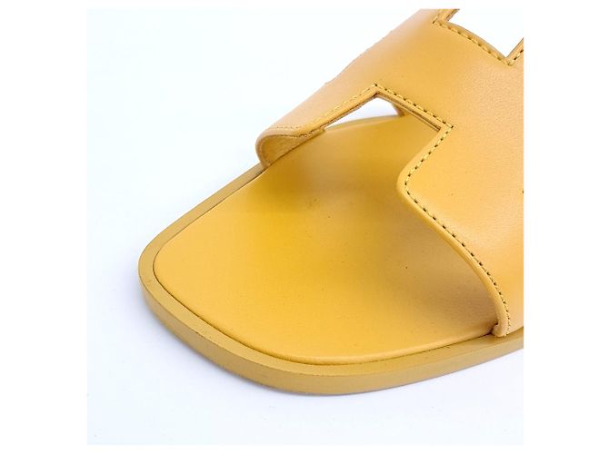 Sandali Hermès Oran in pelle giallo - vista 5