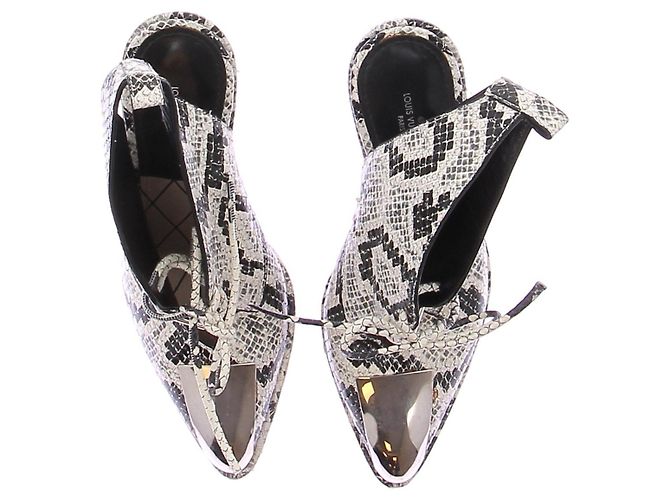 Louis Vuitton Décolleté in pitone bianco e nero - vista 6