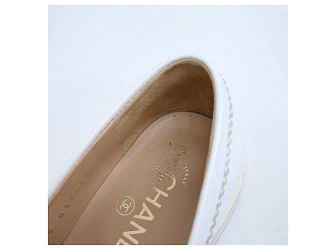 Mocassini in vernice Chanel Bianco - vista 6
