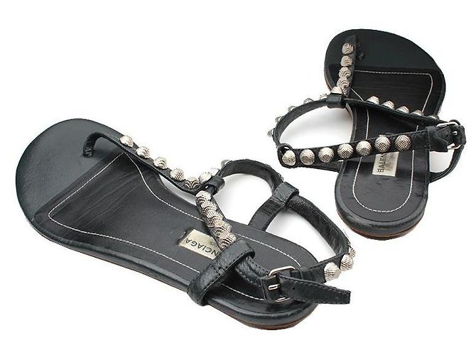 Balenciaga Sandali T-Strap Rockstud in pelle grigio carbone Nero - vista 4
