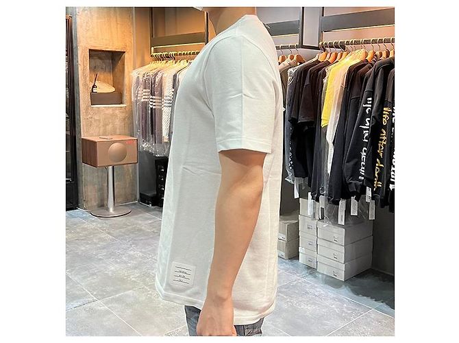 Thom Browne Camiseta de manga curta em piquê de algodão com listras nas costas, ajuste relaxado - vista 4