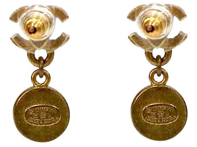 Chanel Orecchini dorati con bottone CC nero D'oro - vista 3