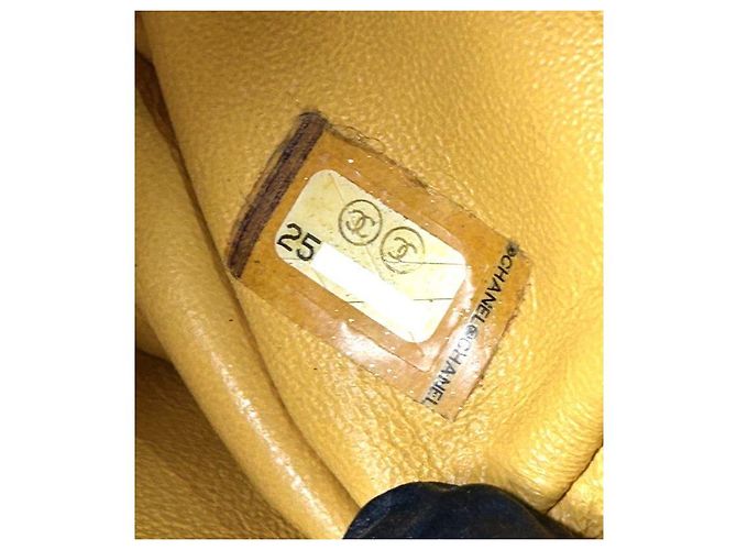 Chanel Piccola borsa in pelle gialla Giallo - vista 7