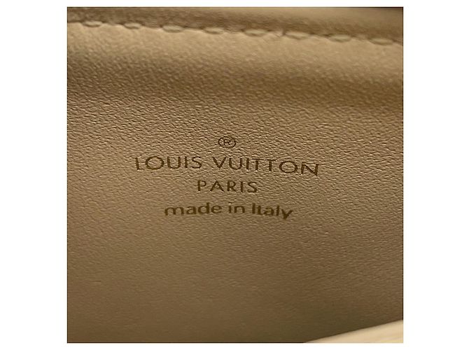 Borsa a spalla Coussin BB Monogram di Louis Vuitton
Borsa LOUIS VUITTON D'oro - vista 16