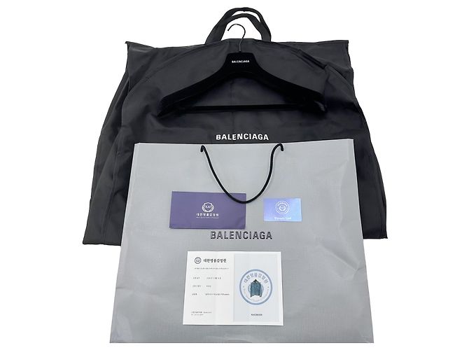 Day Balenciaga Übergroße gesteppte Denim-Truckerjacke Blau - Ansicht 9