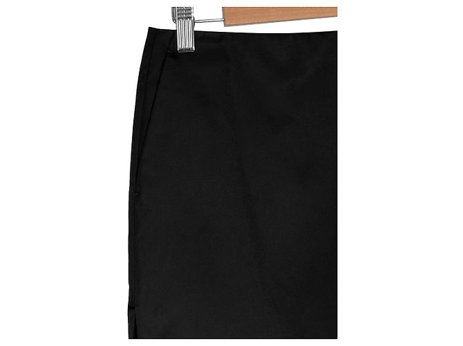 Prada Falda Mini Re-Nylon Negra Big Triangle Logo de Lujo Biarr para Mujeres Negro - vista 8