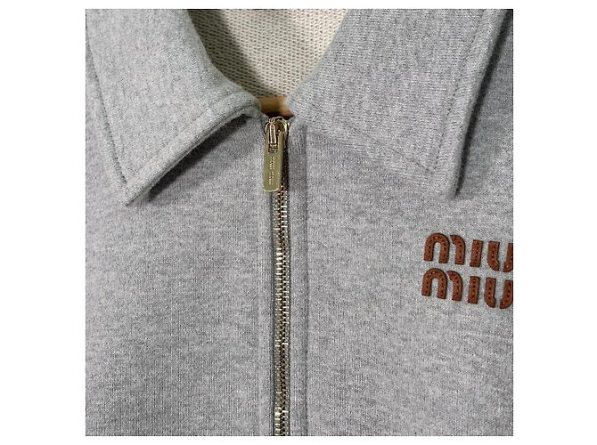 Miu Miu Luxuriöses Biar Oversized Sweatshirt mit Reißverschlusskragen Grau Braun - Ansicht 5