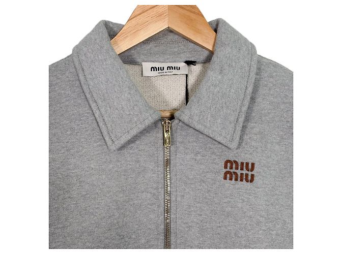 Miu Miu Luxuriöses Biar Oversized Sweatshirt mit Reißverschlusskragen Grau Braun - Ansicht 6