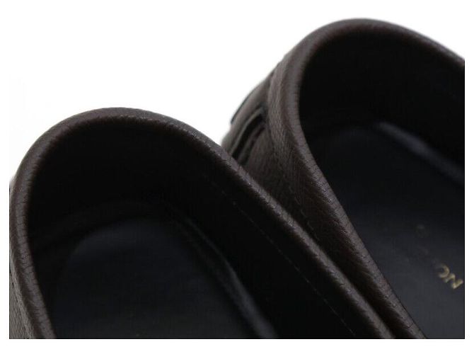 Louis Vuitton Mocassin en cuir de conduite avec logo doré Taille - vue 7