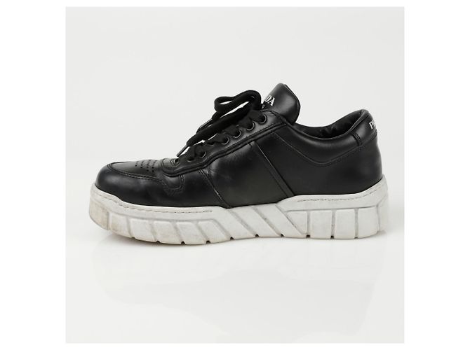Prada Baskets avec logo triangle Noir - vue 3